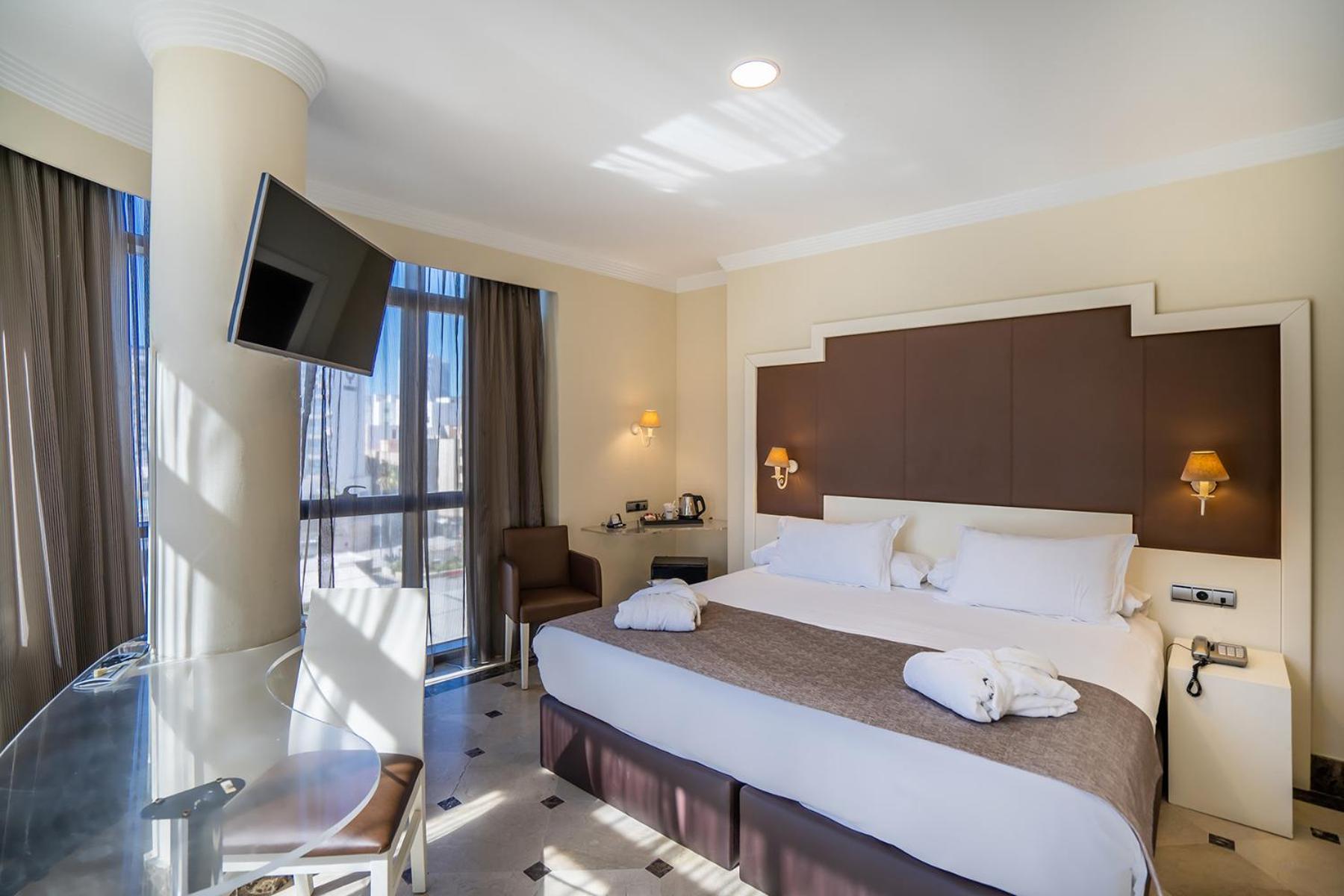 Hotel Spa Cadiz Plaza (Adults Only) Buitenkant foto