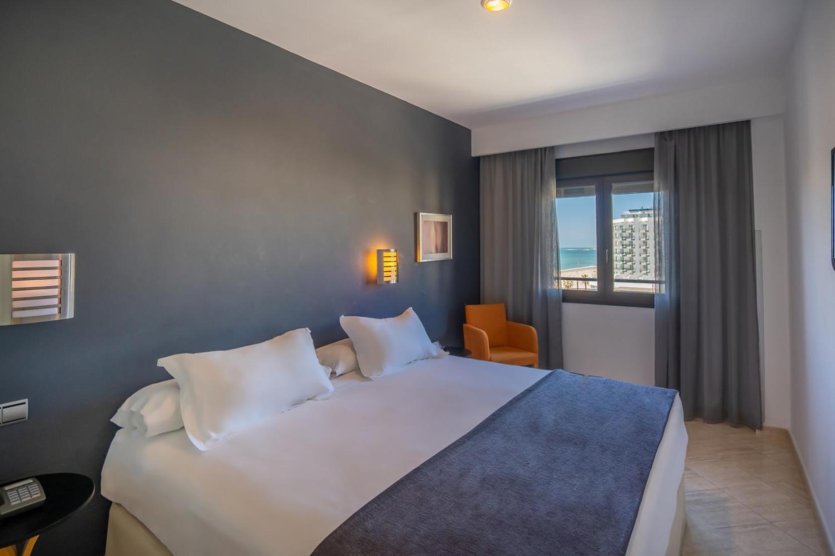 Hotel Spa Cadiz Plaza (Adults Only) Buitenkant foto